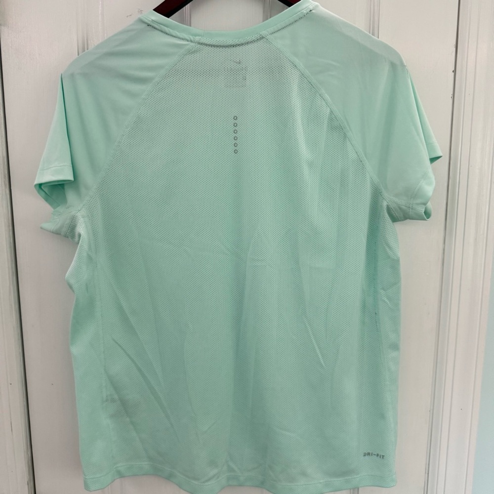 Nike Dri-FIT Running Tee – Mint Green – Women’s XL - Picture 3 of 4